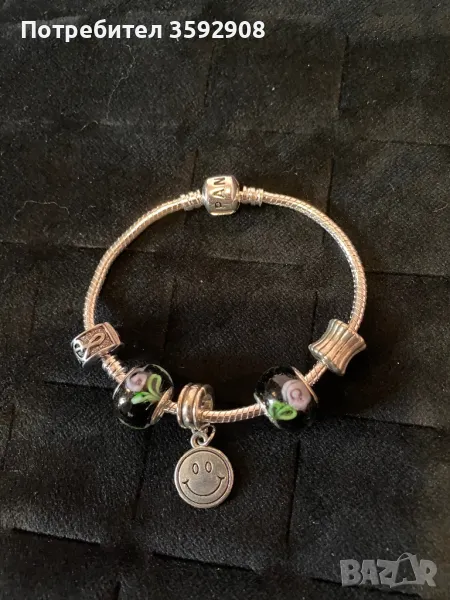 Сребърна гривна с талисмани, снимка 1