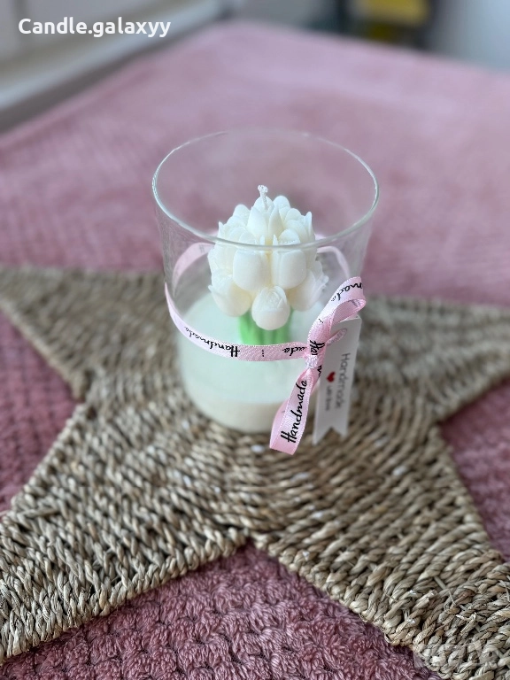 Букет от лалета - соева свещ, снимка 1