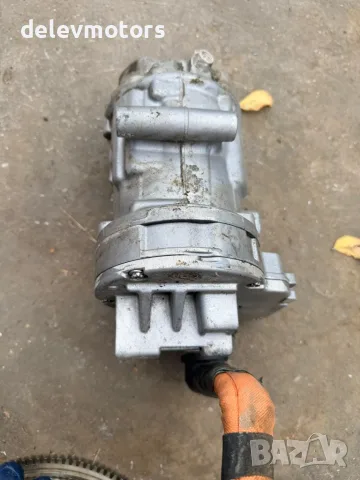 926003211R електрически компресор за климатик Denso за двигател H4M632 / H4MC632, 1.6 Hybrid E-Tech, снимка 2 - Части - 56156177