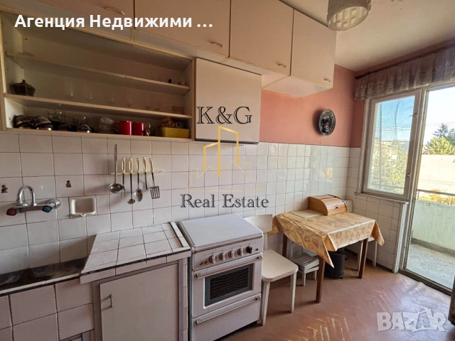 Тристаен тухлен апартамент - център 