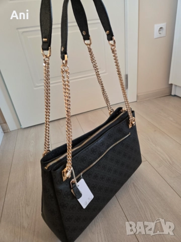 Оригинална дамска чанта GUESS , снимка 3 - Чанти - 52567609
