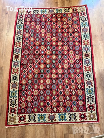 Чипровски килим Бомбичките 