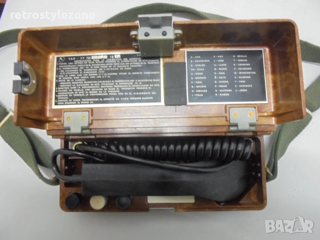 № 8474 Стар военен полеви телефон ТАП-77 (ТАР-77)  , снимка 2 - Антикварни и старинни предмети - 53276937