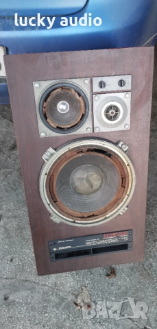 Колона Амфитон. 