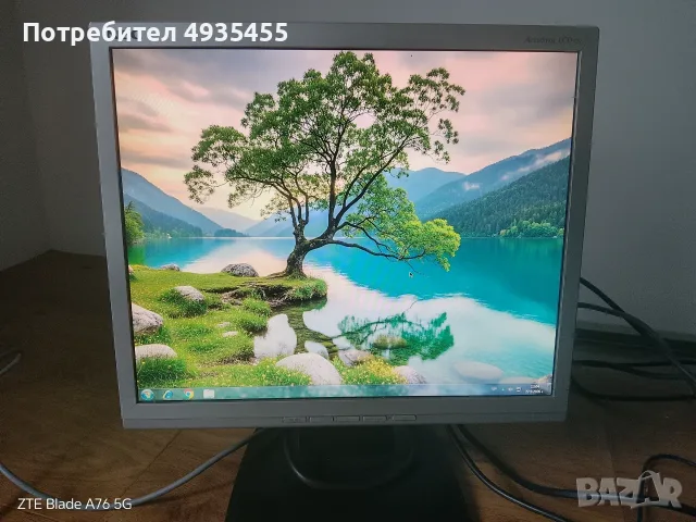 Компактен LCD Монитор 17" / VGA / 5:4 - NEC AccuSync LCD 73v