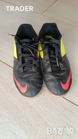 футболни обувки гъсенички бутонки Nike размер 33 номер, дължина на стелката 20.5см, снимка 5 - Детски маратонки - 42603990