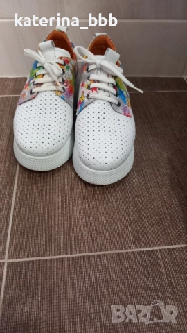 Обувки от естествена кожа, бели с цветни мотиви, снимка 1