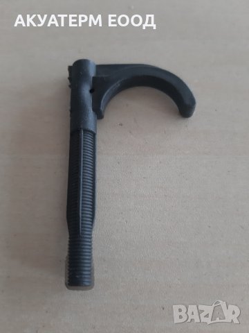 Пластмасова скоба за тръби и шлаух 1 x Ф28