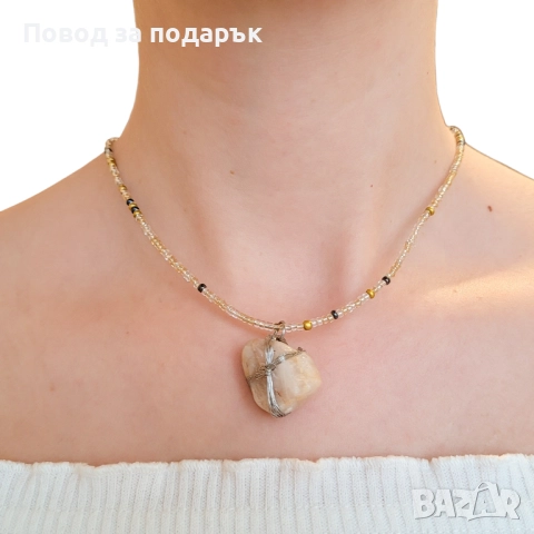 Колие с мъниста и естествен кварц , снимка 2 - Колиета, медальони, синджири - 52660939
