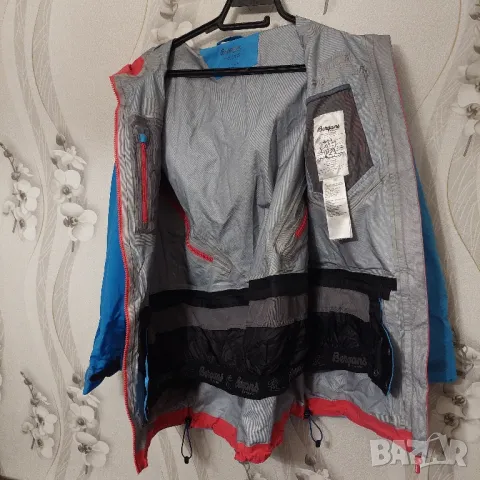 Bergans Hodlekve размер XS  / Техническо яке за фрийрайдър , писти и пътеки, снимка 4 - Якета - 48709680