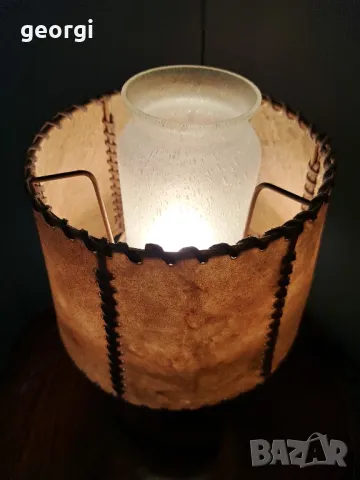 немска настолна лампа с плафон от естествена кожа     15/4, снимка 5 - Настолни лампи - 48974167