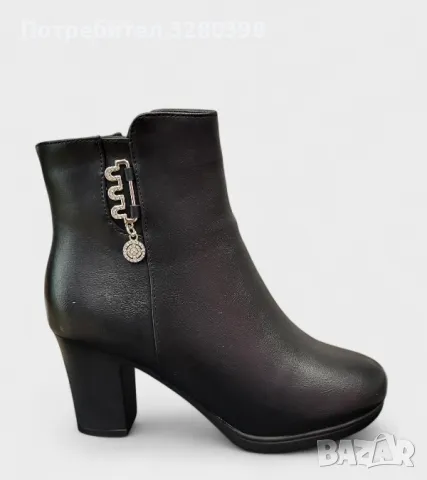 Дамски зимни боти на ток. 