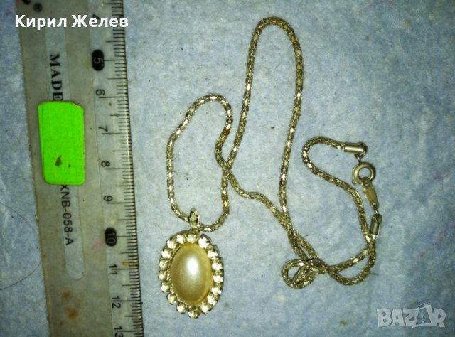 ПОСРЕБРЕНО НЕЖНО ВИНТИДЖ КОЛИЕ с ЕЛЕГАНТЕН МЕДАЛЬОН с ИСКРЯЩИ КРИСТАЛЧЕТА 39253