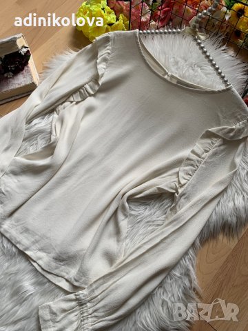 Бяла блуза, снимка 2 - Блузи с дълъг ръкав и пуловери - 36687361