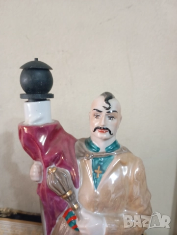 Порцеланова бутилка за алкохол, снимка 2 - Антикварни и старинни предмети - 49641994