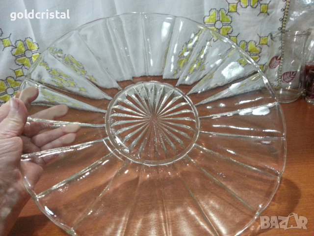 Голяма стъклена чиния , снимка 3 - Антикварни и старинни предмети - 44810558