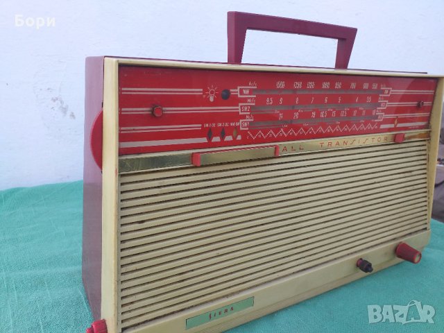 SIERA SA3254T Радио  1960г, снимка 2 - Радиокасетофони, транзистори - 32150592