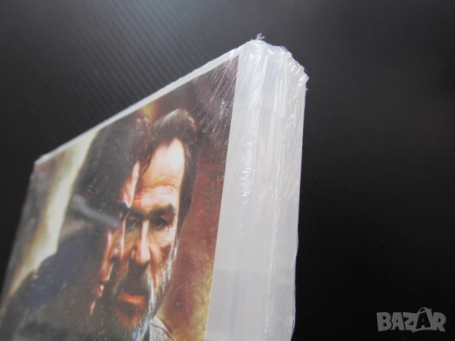 Преследваният DVD филм ешън Тои Лий Джоунс Бенисио дел Торо специалните части войник обучение военно, снимка 2 - Екшън - 54311609