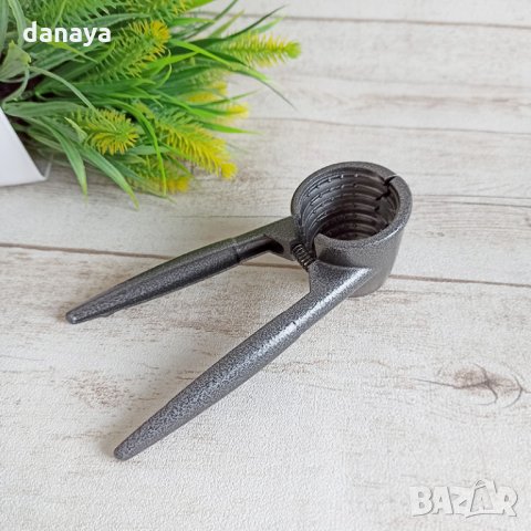 2530 Метална орехотрошачка, снимка 2 - Прибори за хранене, готвене и сервиране - 34937353