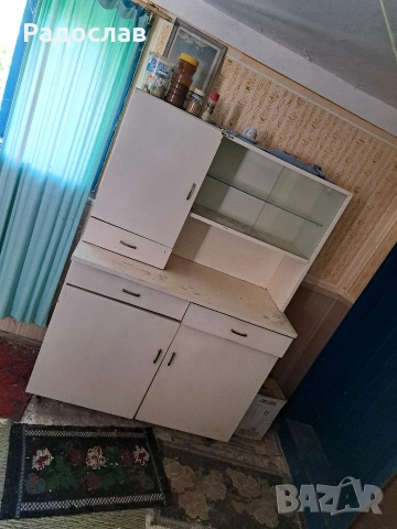 Голям стар бюфет, снимка 2 - Антикварни и старинни предмети - 52886528