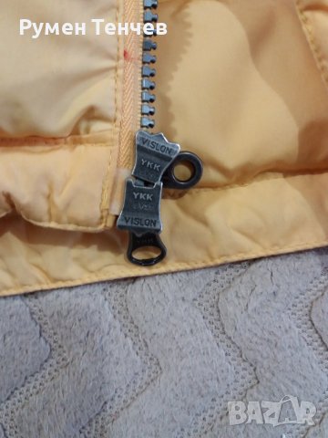 Зимен   пухен  елек  Tommy   Hilfiger.    Почти нов .  Перфектно състояние.  Размер  XL . , снимка 11 - Якета - 39107038