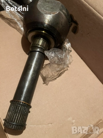 Предни полуоски Nissan Patrol Y61, снимка 3 - Части - 52673731