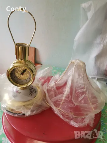 Настолна лампа включваща се с докосване с часовник, снимка 3 - Настолни лампи - 49046856