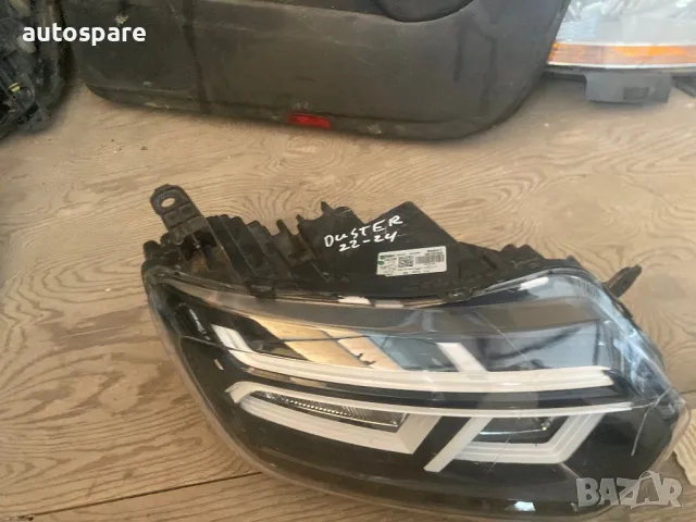 Оригинален десен фар Дачия Дьстар Dacia Duster Led. 22-24.  , снимка 2 - Части - 49631553