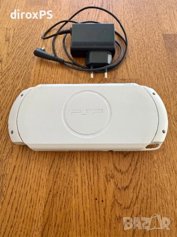 Sony PSP Street E1004 Ice White | Оригинално зарядно | , снимка 2 - PlayStation конзоли - 52076398