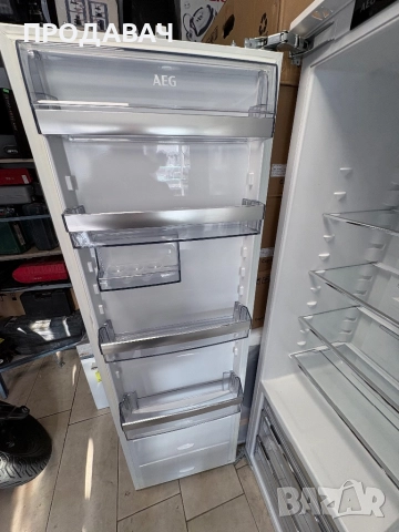 AEG хладилник за вграждане , снимка 2 - Хладилници - 52885367