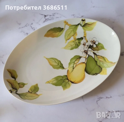 Винтидж плато с круши