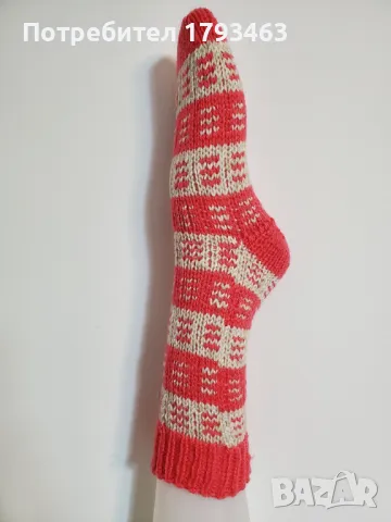 Ръчно  плетени  дамски  чорапи  размер  36., снимка 1