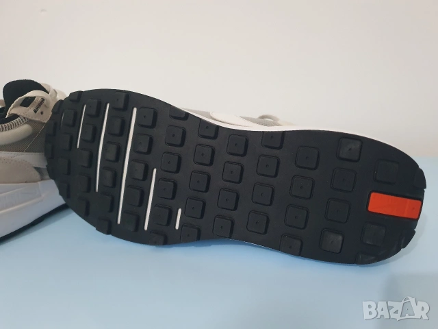 Маратонки Nike Waffle One , снимка 4 - Маратонки - 54356711