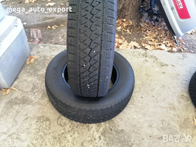 2 бр. гуми за бус Bridgestone 225/65R16 C DOT 2524, снимка 2 - Гуми и джанти - 56023393