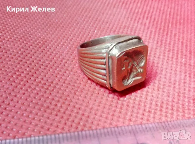 ПОЗЛАТЕН БРОНЗОВ ПРЪСТЕН РЕПЛИКА КОПИЕна АНТИЧЕН с РЕЛЕФНО ИЗОБРАЖЕНИЕ Тип ГЕМА на РИМСКИ ВОИН 44127, снимка 2 - Антикварни и старинни предмети - 47282551