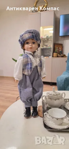 Колекционерска порцеланова кукла "Porcelain Doll". 