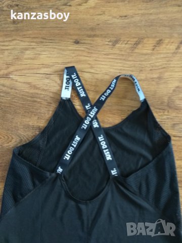 nike - страхотен дамски потник, снимка 6 - Корсети, бюстиета, топове - 36783199