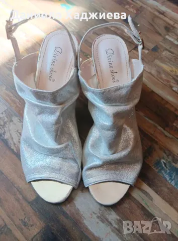 Сребристи обувки