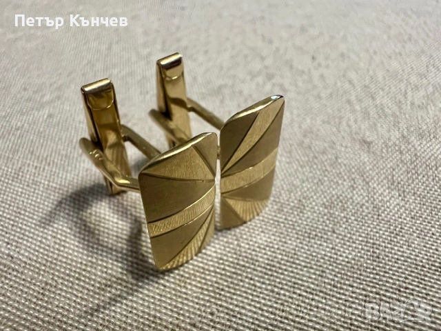 Златни ръкавели за риза