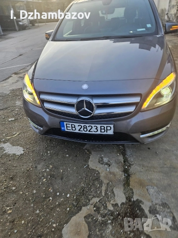 Mercedes B180 *КОЖА *ПОДГРЕВ *DISTRONIC * Park asist* Android auto&Carplay * KAMERA, снимка 2 - Автомобили и джипове - 52632583