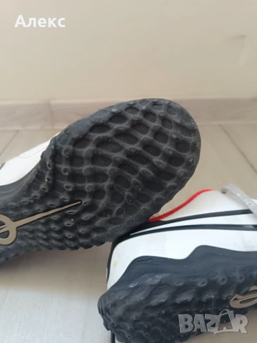 Футболни обувки Nike LEGEND 10 CLUB TF размер 39,5, снимка 13 - Футбол - 50715089