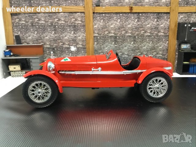Метална количка Bburago Alfa Romeo 2300 Monza Red 1934 1/18, снимка 4 - Колекции - 37982642