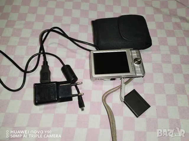 Компактен цифров фотоапарат Traveller е 12 12.0 MP, снимка 3 - Фотоапарати - 48981760