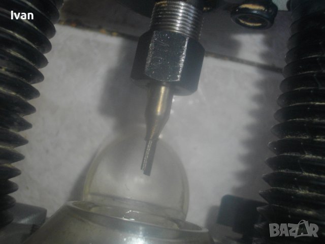 1200 Вата Оберфреза-Немска-LUX-С Водач-Като Нова-ОТЛИЧНА-Без Забележки-Ход 55мм-Цанга/Фрезер/Гайка, снимка 9 - Други инструменти - 42458252