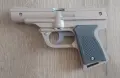 Играчка пистолет нова от соца за колекционери  с оригиналната кутия , снимка 2