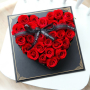 Кутия с ароматни рози във форма на сърце в подаръчна кутия