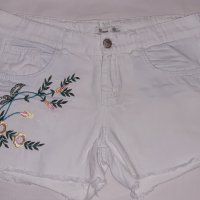 Къси панталонки , снимка 1 - Къси панталони и бермуди - 37623767