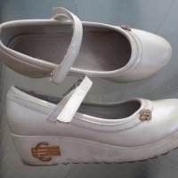 Официални бели обувки, снимка 1 - Детски обувки - 42090120