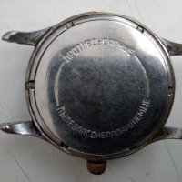 Неработещ часовник ВОЛНА , снимка 3 - Антикварни и старинни предмети - 44258802