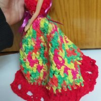 Разкошна плетена рокля за барби 3 + подарък кукла, снимка 2 - Кукли - 34103074